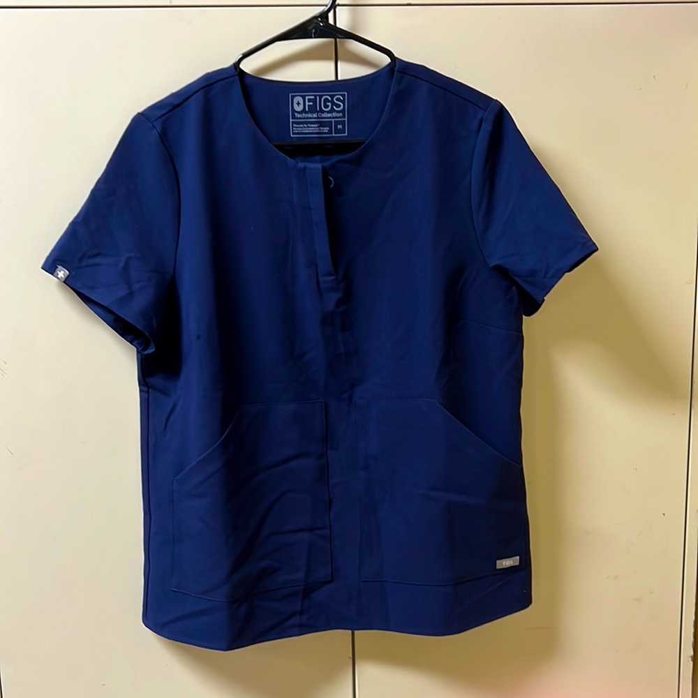 NVY Figs Kasane Popover scrub top! M